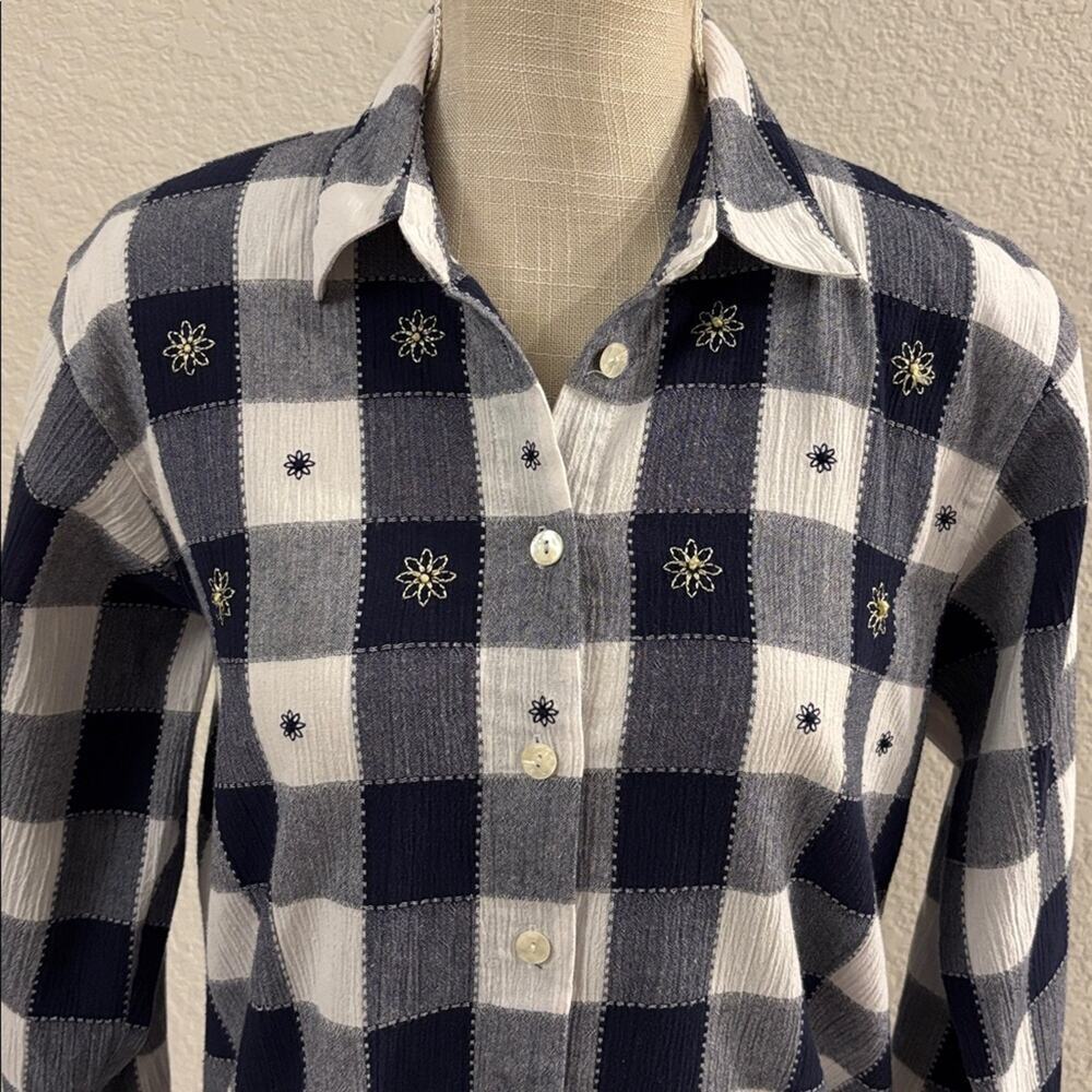 Koret Navy and White Plaid Shirt with embroidered flowers. Petite Small - Picture 2 of 8